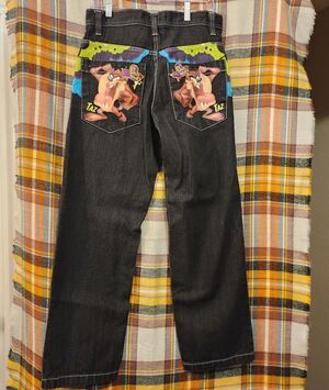 Lot 29 Tasmanian Devil Looney Tunes Men's Black denim Jeans.